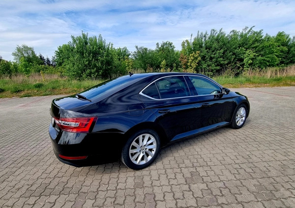 Skoda Superb cena 84900 przebieg: 159000, rok produkcji 2018 z Ryglice małe 191